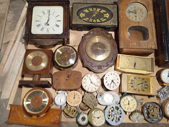 Старые нерабочие часы на запчасти или восстановление. Макеевка