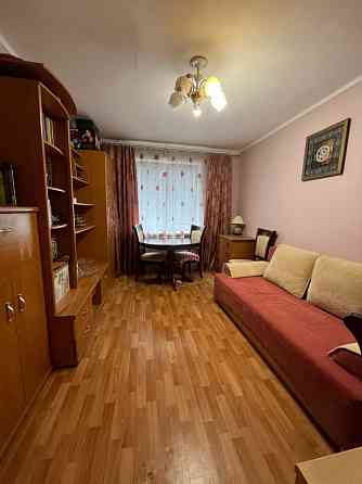 3к.кв. Крытый рынок, б. Школьный, отличное состояние, мебель, средний этаж Донецк