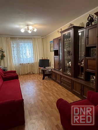 3к.кв. Крытый рынок, б. Школьный, отличное состояние, мебель, средний этаж Донецк - изображение 1