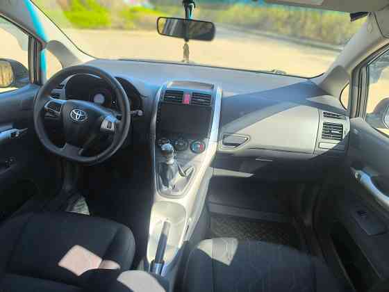 Toyota Auris 1.6 бензин Донецк