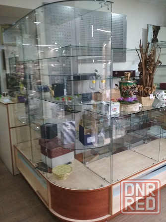 Продам комплект витрин и стелажей для магазина промтоваров Донецк - изображение 1