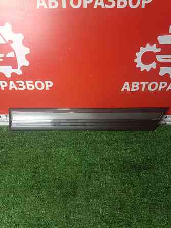 Молдинг задней двери Toyota Land Cruiser 100 Донецк