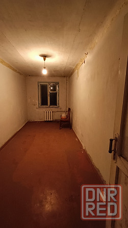 Продам 3х комн., 3/4, требует ремонта, ул. Ленина(Исполком) Зугрэс - изображение 1