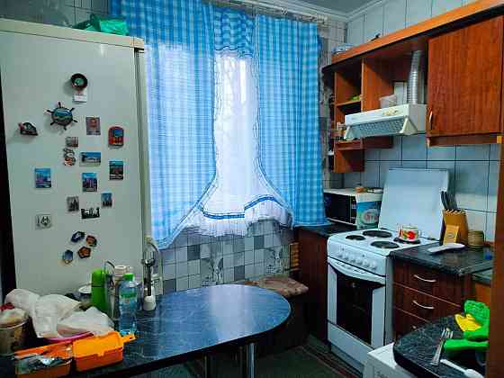 Продам 2-к квартиру в центре Тореза Торез