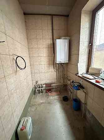 Продам дом 130 кв.м. , участок 4 сот ,под чистовую отделку, б. Шевченко(торговый институт) Донецк