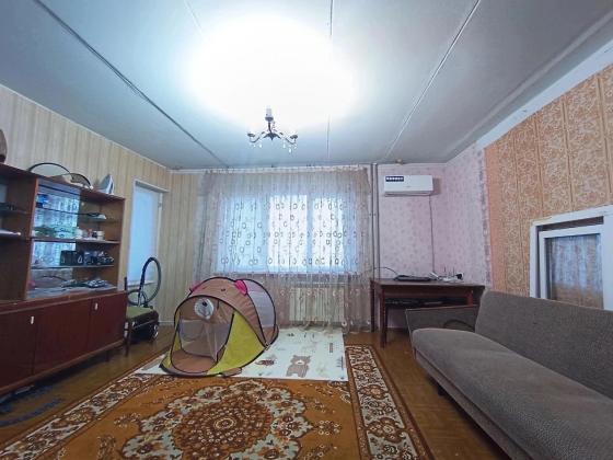 Продажа крупногабаритной 2-й квартиры, г.Макеевка, квартал Гвардейский(Элегант). Макеевка