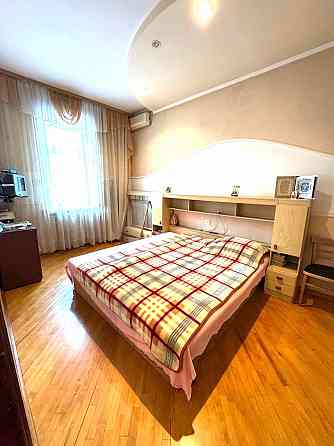 Огромная винтажная сталинка, 3-комнатная, 95м2. Центр Донецка Донецк