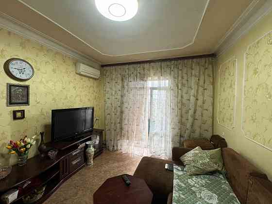 Продам 2-х ком. квартиру, 3/3 эт., 50 м.кв. - Макеевка-центр, ул. Московская Макеевка