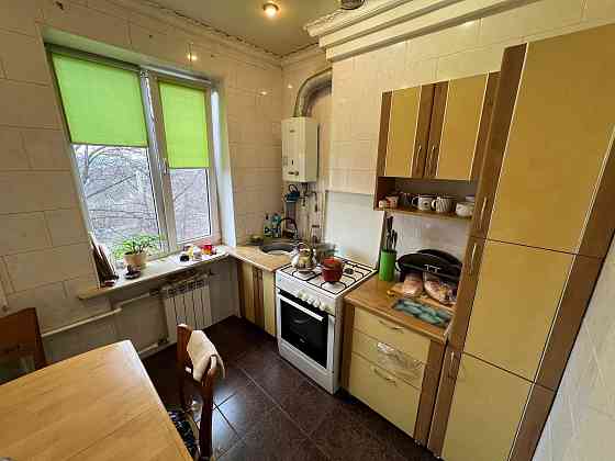 Продам 2-х ком. квартиру, 3/3 эт., 50 м.кв. - Макеевка-центр, ул. Московская Макеевка