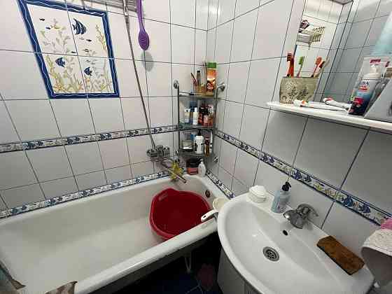Продам 2-х ком. квартиру, 3/3 эт., 50 м.кв. - Макеевка-центр, ул. Московская Макеевка