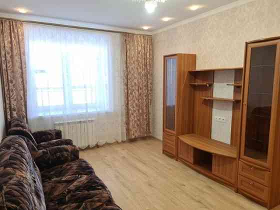 сдается трeхкoмнaтнaя квapтиpa, в новострое на школьном бульваре Донецк