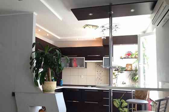 Продам 2-к квартиру в Центре Гвардейки, ул.Чубаря Макеевка
