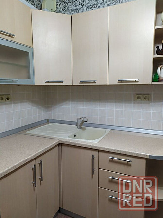 Сдам 1-но ком.кв. Щетинина. Есть вся мебель и техника. Есть бойлер. Донецк - изображение 1