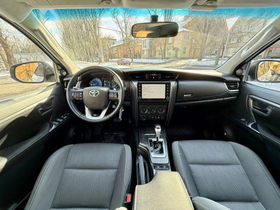 Продам Toyota Fortuner Донецк