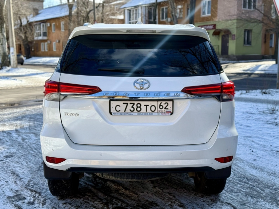 Продам Toyota Fortuner Донецк