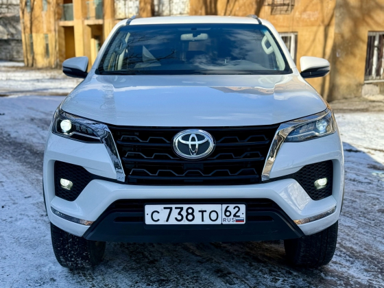 Продам Toyota Fortuner Донецк