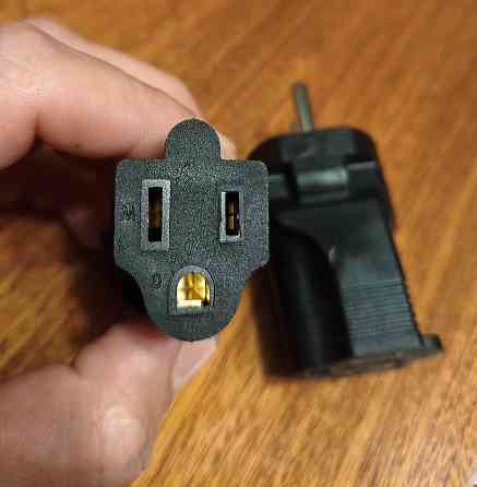 Вилка с USA на Евро Донецк