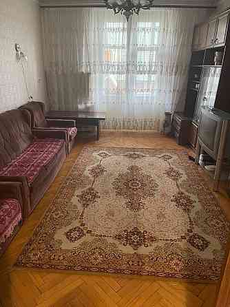 Продам 2-х комн сталинку на пл. Ленина Донецк
