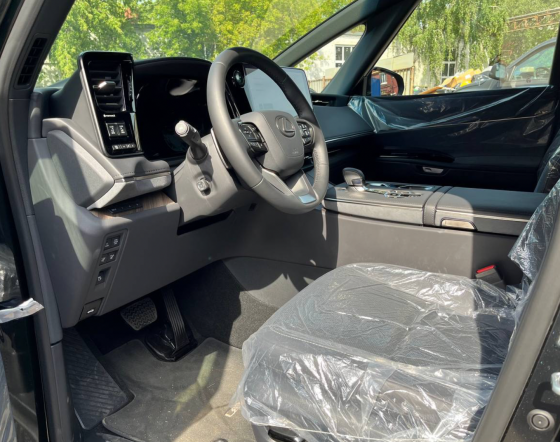 Lexus LM 350 H Донецк