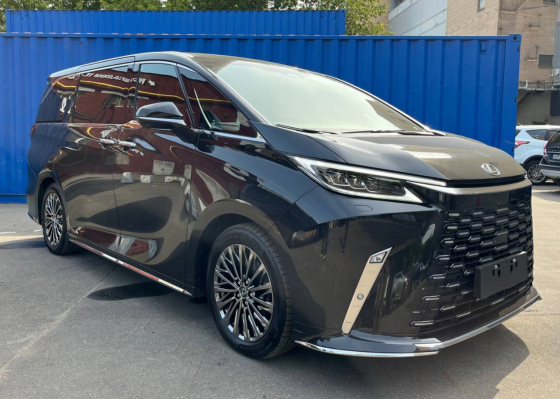 Lexus LM 350 H Донецк