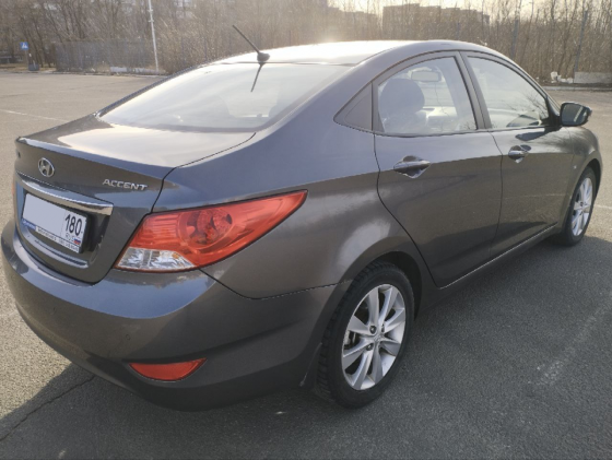 Продам в Донецке свой Hyundai Accent 1,6л акпп 1 хозяин реальный пробег 82550 км полностью исправный Донецк