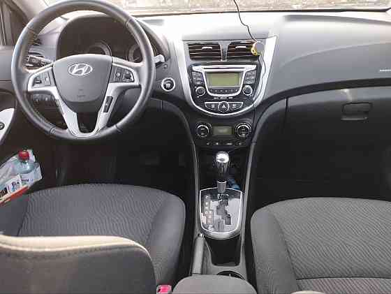 Продам в Донецке свой Hyundai Accent 1,6л акпп 1 хозяин реальный пробег 82550 км полностью исправный Донецк