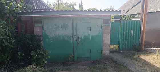 Продам дом центре с газом ,земля приватизирована под капремонт Макеевка