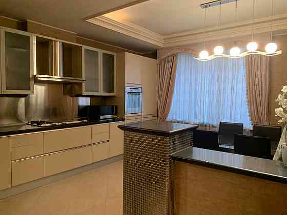 Продам 5ком 200м2 Центр города Донецк