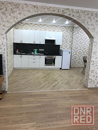 Сдаётся квартира, Будёновский район (Заперевальный) ,Укомплектованная по технике и мебели.Студия. Донецк - изображение 2
