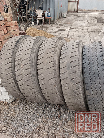 Продам Резину 10.00 r20 Макеевка - изображение 1