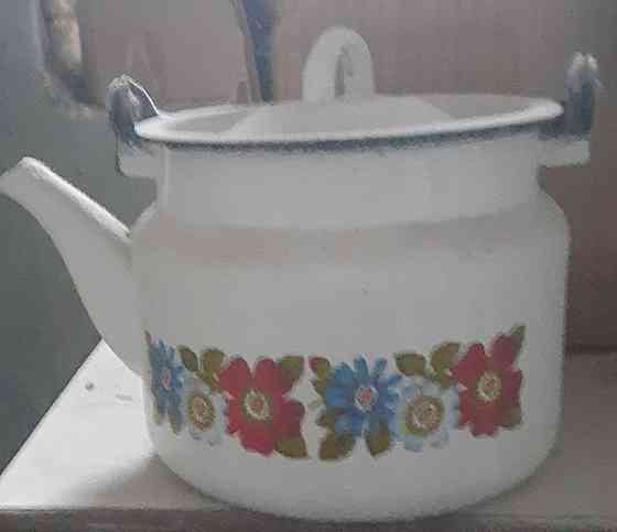 Продам эмалированный чайник Макеевка