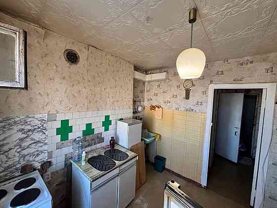 Продается 3-ех комнатная квартира , распашонка Донецк