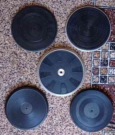 Диски + слипматы проигрывателей пластинок. Донецк