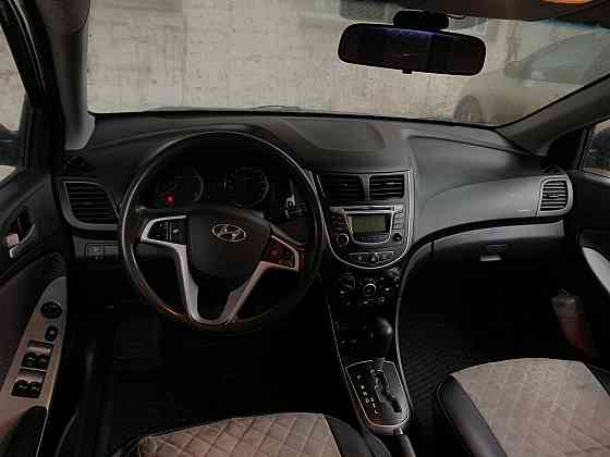 Hyundai Solaris в отличном состоянии акпп Донецк