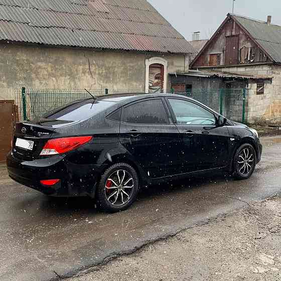 Hyundai Solaris в отличном состоянии акпп Донецк