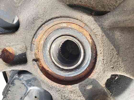 Кулак поворотный передний правый L20633020A MAZDA CX-7 2,3 разборка Херсон