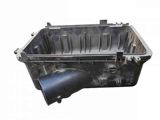 Крышка воздушного фильтра TOYOTA Camry V30 2001-2006  разборка Херсон