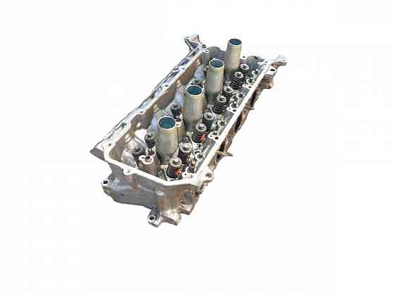 Головка блока цилиндров (ГБЦ) правая 1UR-FE 4.6L Toyota разборка Херсон