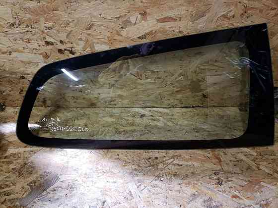 Заднее правое стекло кузова Honda Civic 7 2000—2005 разборка Херсон