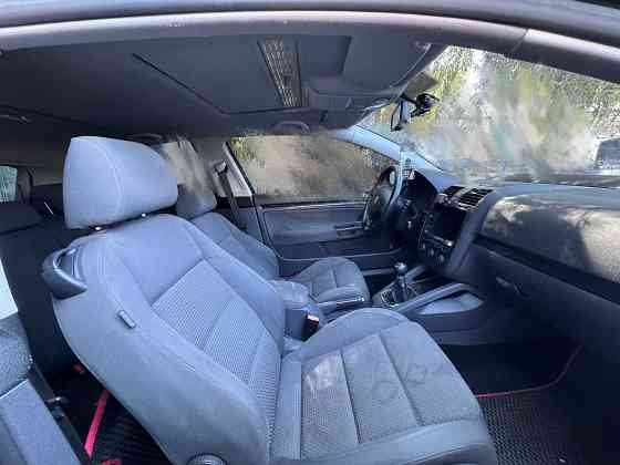 Volkswagen Golf 2007 детали салона Херсон