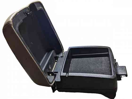Подлокотник в сборе Mitsubishi Pajero 3 1999-2006 MR512922 разборка Херсон