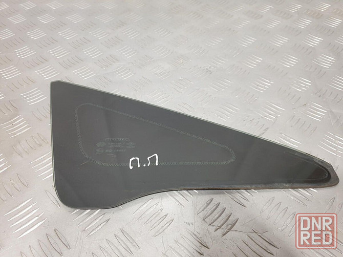 стекло кузовное переднее правое Honda Civic 2005-2012 4d разборка Херсон - изображение 1