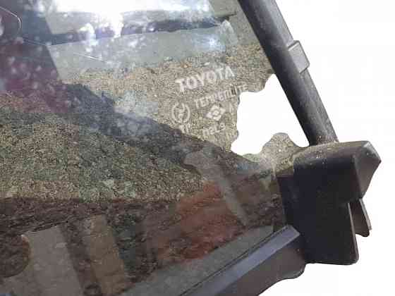 Стекло-форточка двери задней правой  Toyota 4Runner разборка Херсон