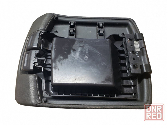 Крышка подлокотника Nissan Navara D40 2005-2012 96920EB33B разборка Херсон - изображение 3