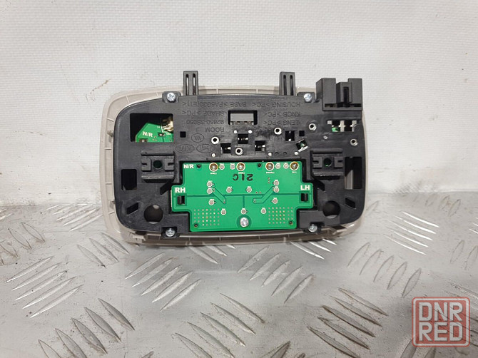 Плафон салона центральный 928503S050TX Hyundai Sonata YF разборка Херсон - изображение 3