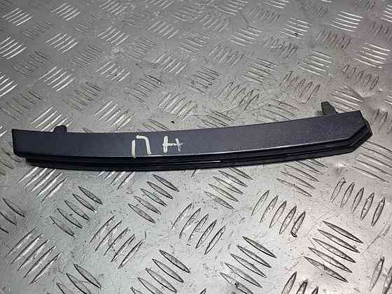 Молдинг решетки радиатора правый (нижний) KA0J50B41 Mazda разборка Херсон