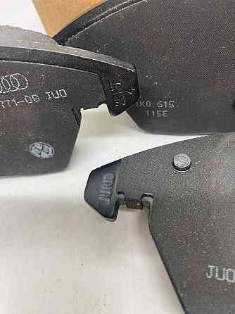 Колодки тормозные (передние) VW Golf 5\6 Cadi 3 Octavia A5 
оригинал Херсон