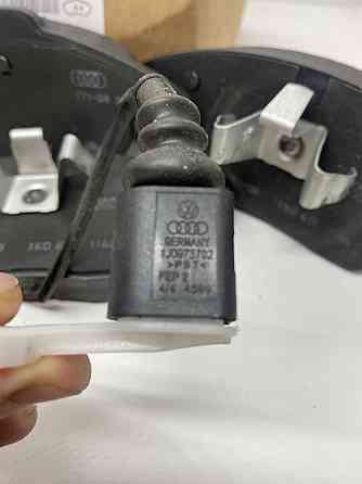 Колодки тормозные (передние) VW Golf 5\6 Cadi 3 Octavia A5 
оригинал Херсон