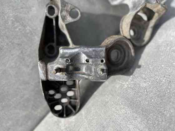 Кронштейн Подушки Двигуна Audi A4 B7 Опора Двигателя 8E0199351 Шрот Херсон