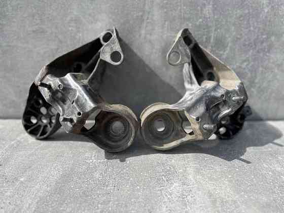 Кронштейн Подушки Двигуна Audi A4 B7 Опора Двигателя 8E0199351 Шрот Херсон